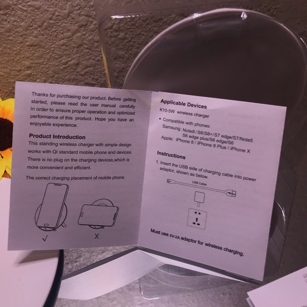 TechComm Fast Charge Wireless Charger - Picture 2 of 6